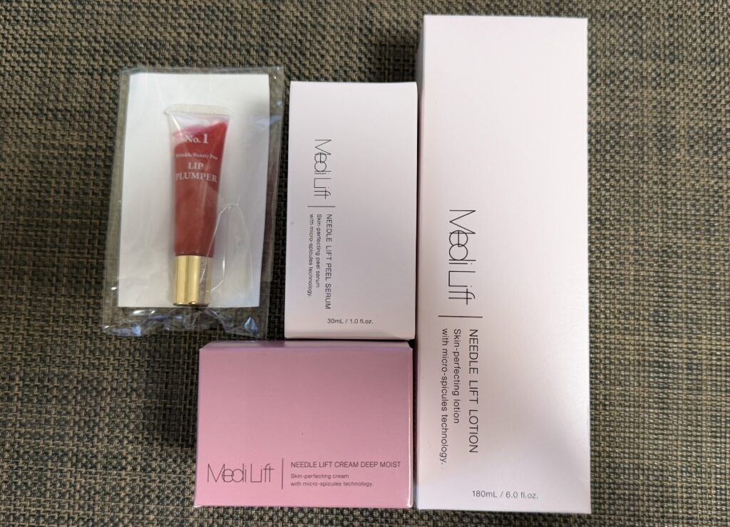 ヤーマン株主優待で注文した商品が到着した様子（メディリフトシリーズとリッププランパー）