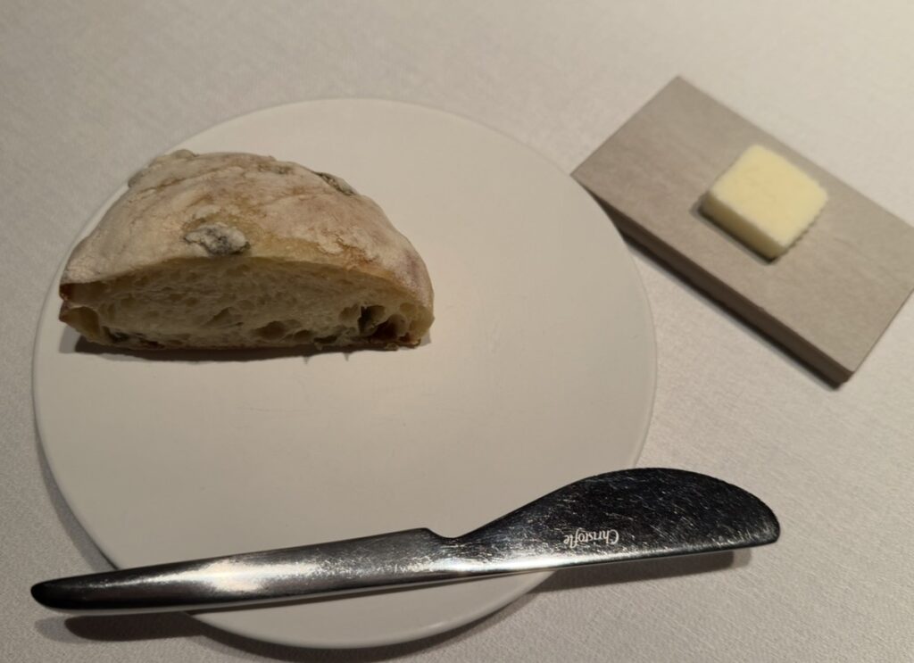 白糠町食材ディナーで提供された自家製フォカッチャとバター